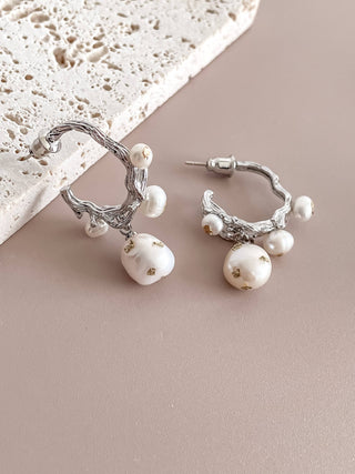 Pearl C-shape Earrings w/Gold Foil