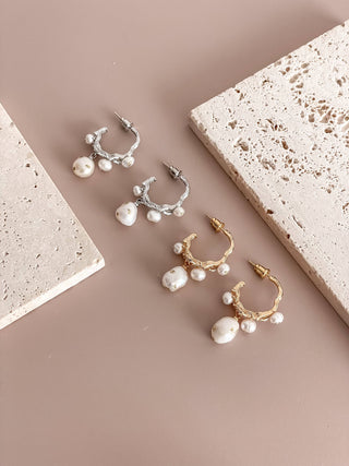 Pearl C-shape Earrings w/Gold Foil